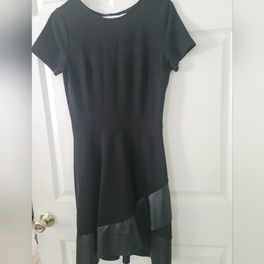 Perfect Black Dress Size L Juniors With Stylish Pleather Flair Trim NWOT